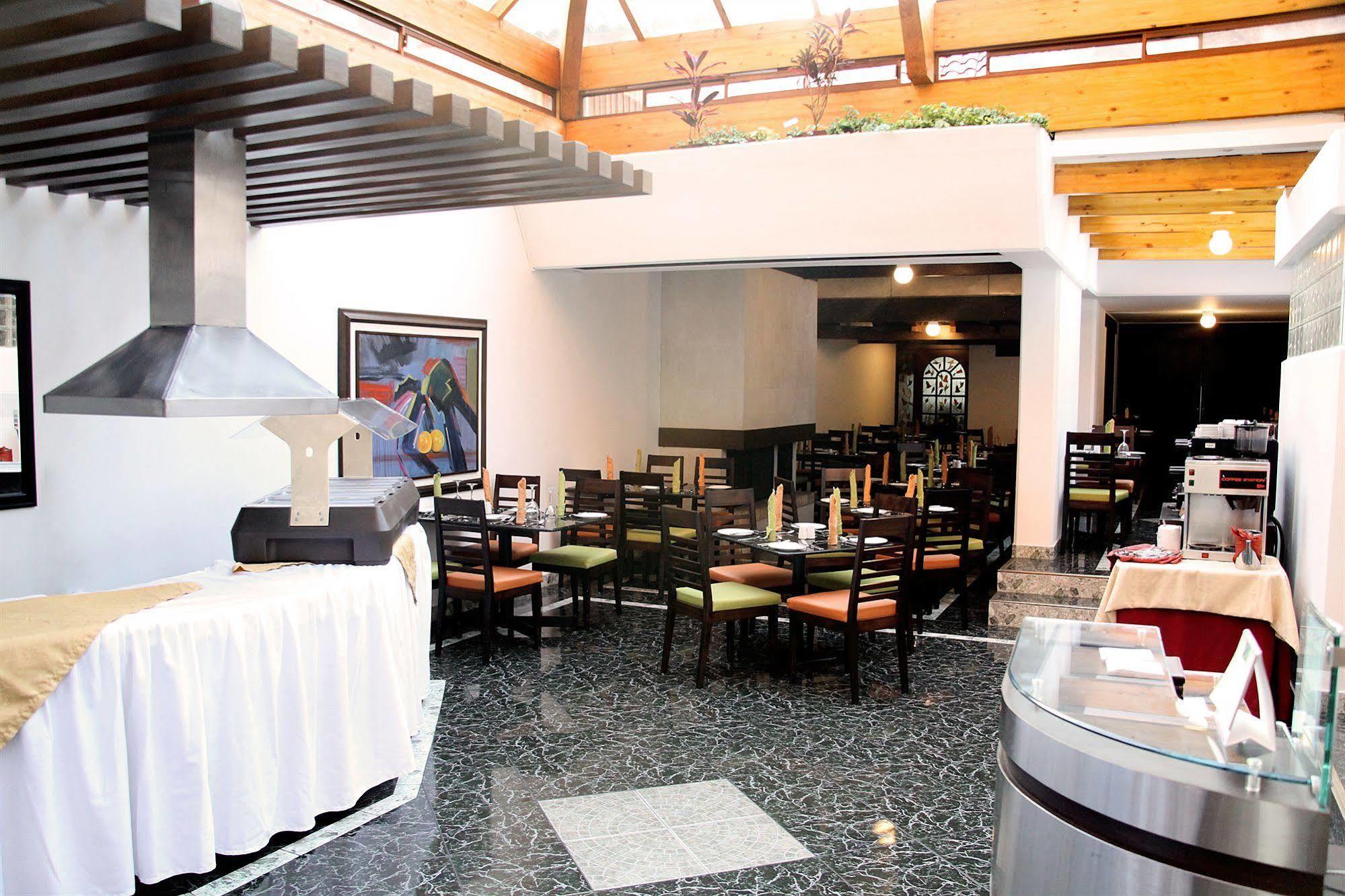 Hotel Dann Norte Bogota Restaurant foto