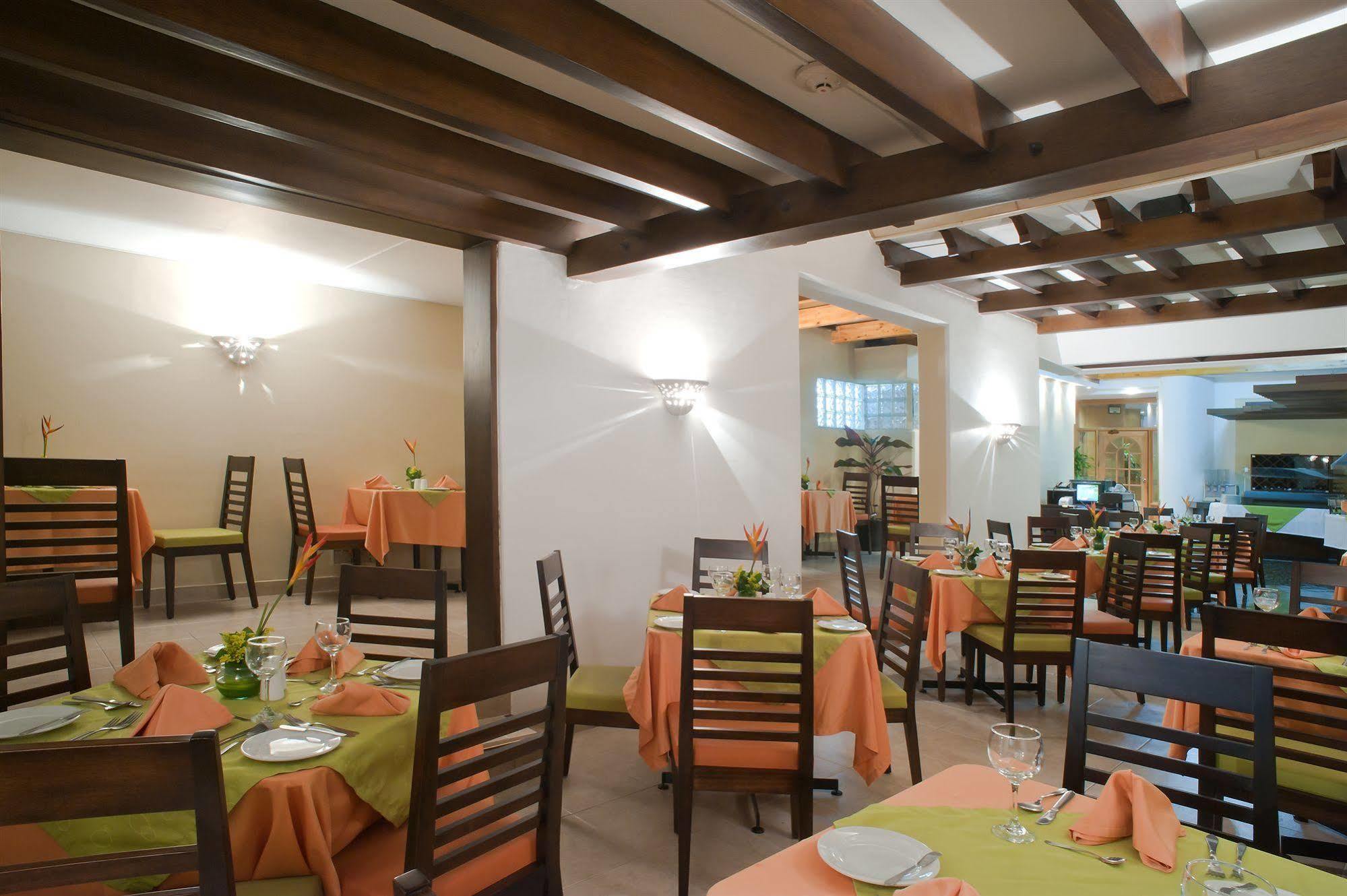 Hotel Dann Norte Bogota Restaurant foto